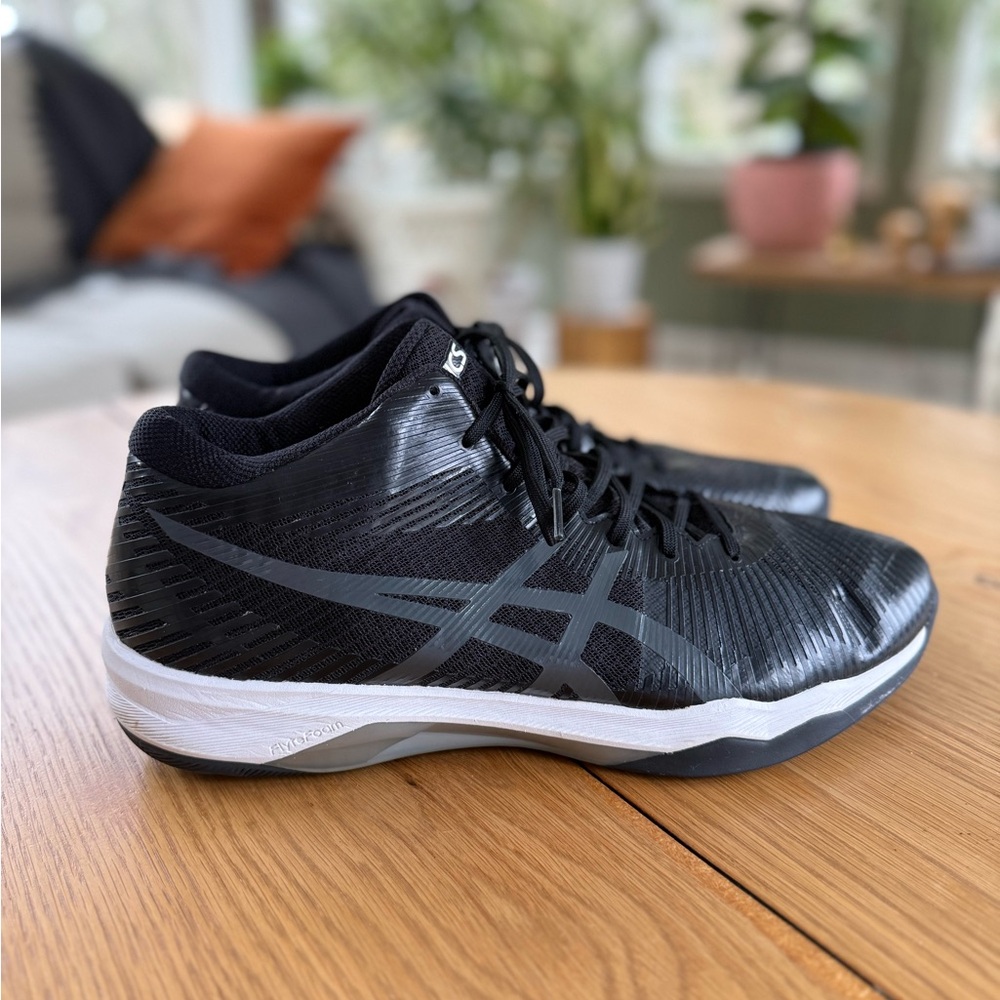 Men's Black Volleyball Shoes